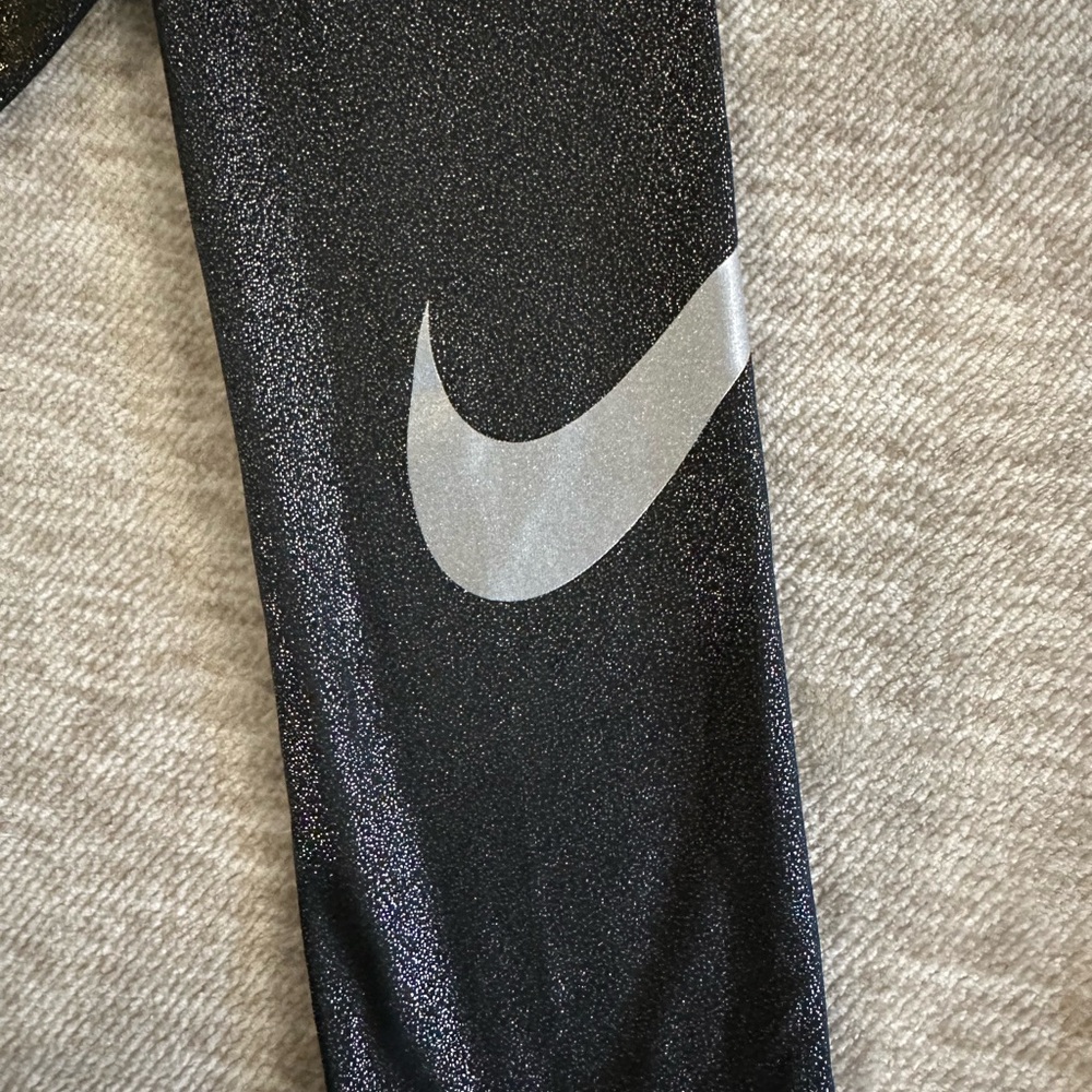 Lot of 2: Nike, glitter leggings w/leg logo. One silver, one gold. Both sz med - Picture 3 of 9